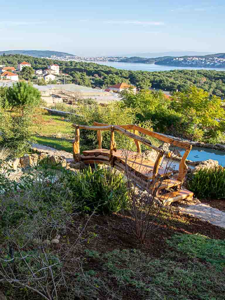 Luxury villa citrine garden